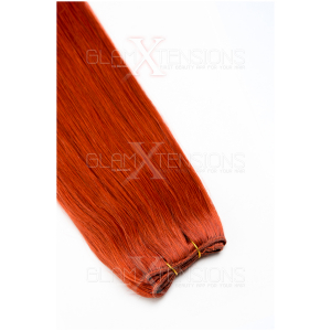 Dieses Bild zeigt die GlamXtensions Weft Extensions Haarverlängerung in der Farbe #350 Kupfer in Großansicht. Die echthaar Tressen Extensions sind in vielen verschiedenen Farben erhältlich.
