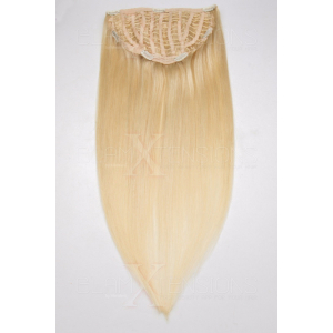 Dieses Bild zeigt die 1-teilige GlamXtensions Half-wig Extensions Haarverlängerung mit 10 Clips in der Farbe #613 Helllichtblond in Großansicht 
