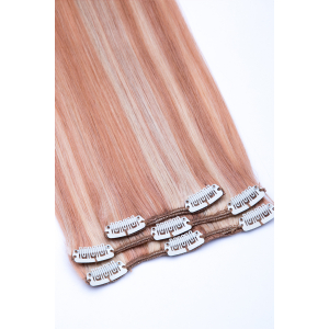 Dieses Bild zeigt die 3-teilige Haartressen Set von GlamXtensions  zum Clip In Extension Haarverlängerung aus Remy Echthaaren mit 8 Clips in der Farbe #27/613 - Honigblond - Helllichtblond in Großansicht.
