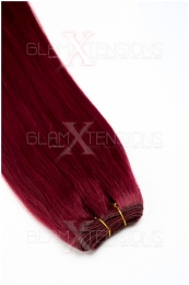Dieses Bild zeigt die GlamXtensions Weft Extensions Haarverlängerung in der Farbe #burg Burgunde in Großansicht. Die echthaar Tressen Extensions sind in vielen verschiedenen Farben erhältlich.
