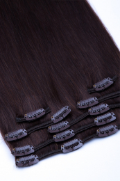 Dieses Bild zeigt die 7-teilige von GlamXtensions  zum Clip In Extension Haarverlängerung aus Remy Echthaaren mit 16 Clips in der Farbe #02 Dunkelbraun in Großansicht 