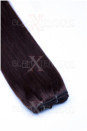 Dieses Bild zeigt die GlamXtensions Weft Extensions Haarverlängerung in der Farbe #04 Schokobraun in Großansicht. Die echthaar Tressen Extensions sind in vielen verschiedenen Farben erhältlich.
