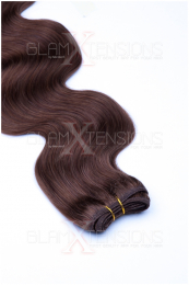 Dieses Bild zeigt die GlamXtensions Weft Extensions Haarverlängerung in der Farbe #06 Mittelbraun in Großansicht. Die echthaar Tressen Extensions sind in vielen verschiedenen Farben erhältlich.
