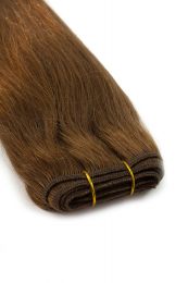 Dieses Bild zeigt die GlamXtensions Weft Extensions Haarverlängerung in der Farbe #08 Goldbraun in Großansicht. Die echthaar Tressen Extensions sind in vielen verschiedenen Farben erhältlich.
