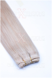 Dieses Bild zeigt die GlamXtensions Weft Extensions Haarverlängerung in der Farbe #22 Hellblond in Großansicht. Die echthaar Tressen Extensions sind in vielen verschiedenen Farben erhältlich.
