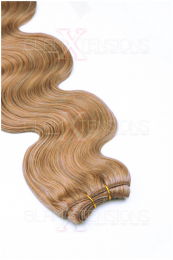 Dieses Bild zeigt die GlamXtensions Weft Extensions Haarverlängerung in der Farbe #06 Mittelbraun in Großansicht. Die echthaar Tressen Extensions sind in vielen verschiedenen Farben erhältlich.
