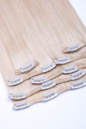 Dieses Bild zeigt die 7-teilige von GlamXtensions  zum Clip In Extension Haarverlängerung aus Remy Echthaaren mit 16 Clips in der Farbe #60 - Weißblond in Großansicht 