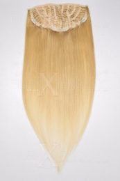 Dieses Bild zeigt die 1-teilige GlamXtensions Half-wig Extensions Haarverlängerung mit 10 Clips in der Farbe #22 Hellblond in Großansicht 
