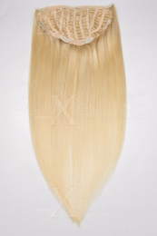 Dieses Bild zeigt die 1-teilige GlamXtensions Half-wig Extensions Haarverlängerung mit 10 Clips in der Farbe #613 Helllichtblond in Großansicht 
