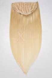 Dieses Bild zeigt die 1-teilige GlamXtensions Half-wig Extensions Haarverlängerung mit 10 Clips in der Farbe #613 Helllichtblond in Großansicht 
